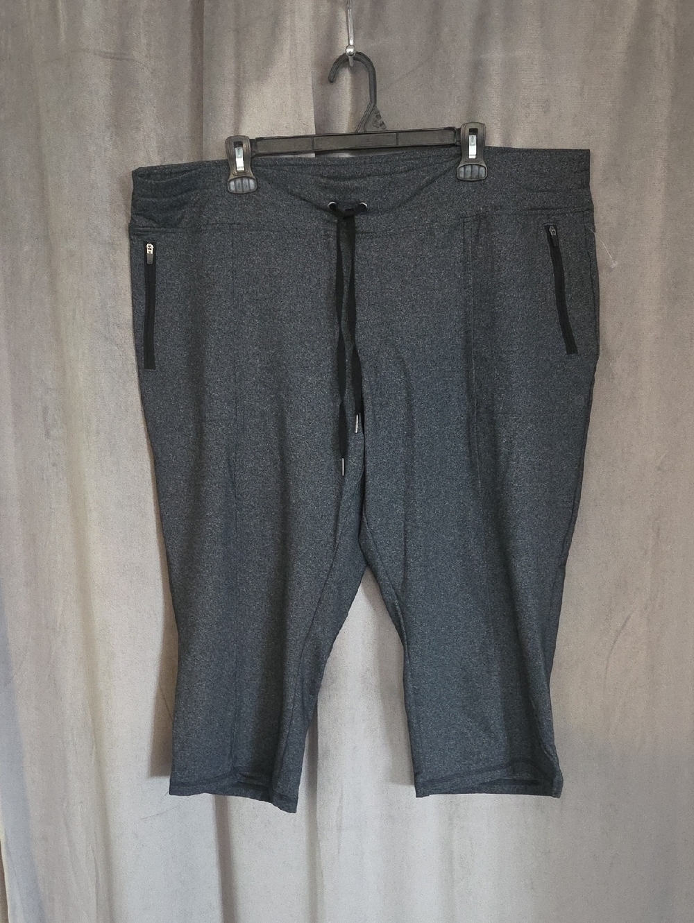Hyba 2x Women’s Gray Drawstring Capri Joggers